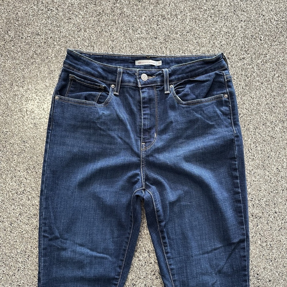 Levis 725 High Rise Bootcut Jeans Womens 31x31 Medium Wash Denim Stretch - Picture 2 of 9